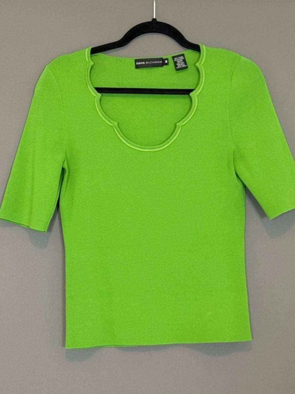 Dana Buchman Scalloped Neck Knit Top Lime Green Short Sleeve Medium